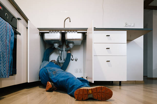 Professional Drain Cleaning technician working in Waialua, HI